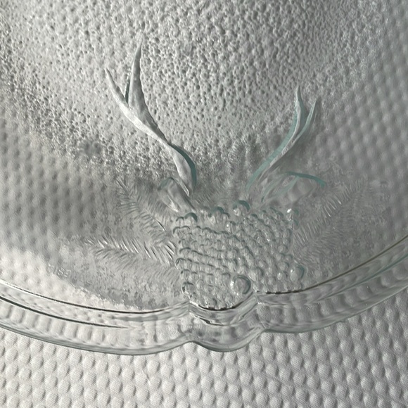 COPY - Mikasa 13” Poinsettia Christmas Platter - Picture 7 of 7